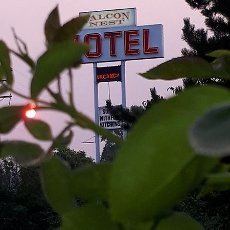 Falcon Nest Motel Duncan Exterior photo